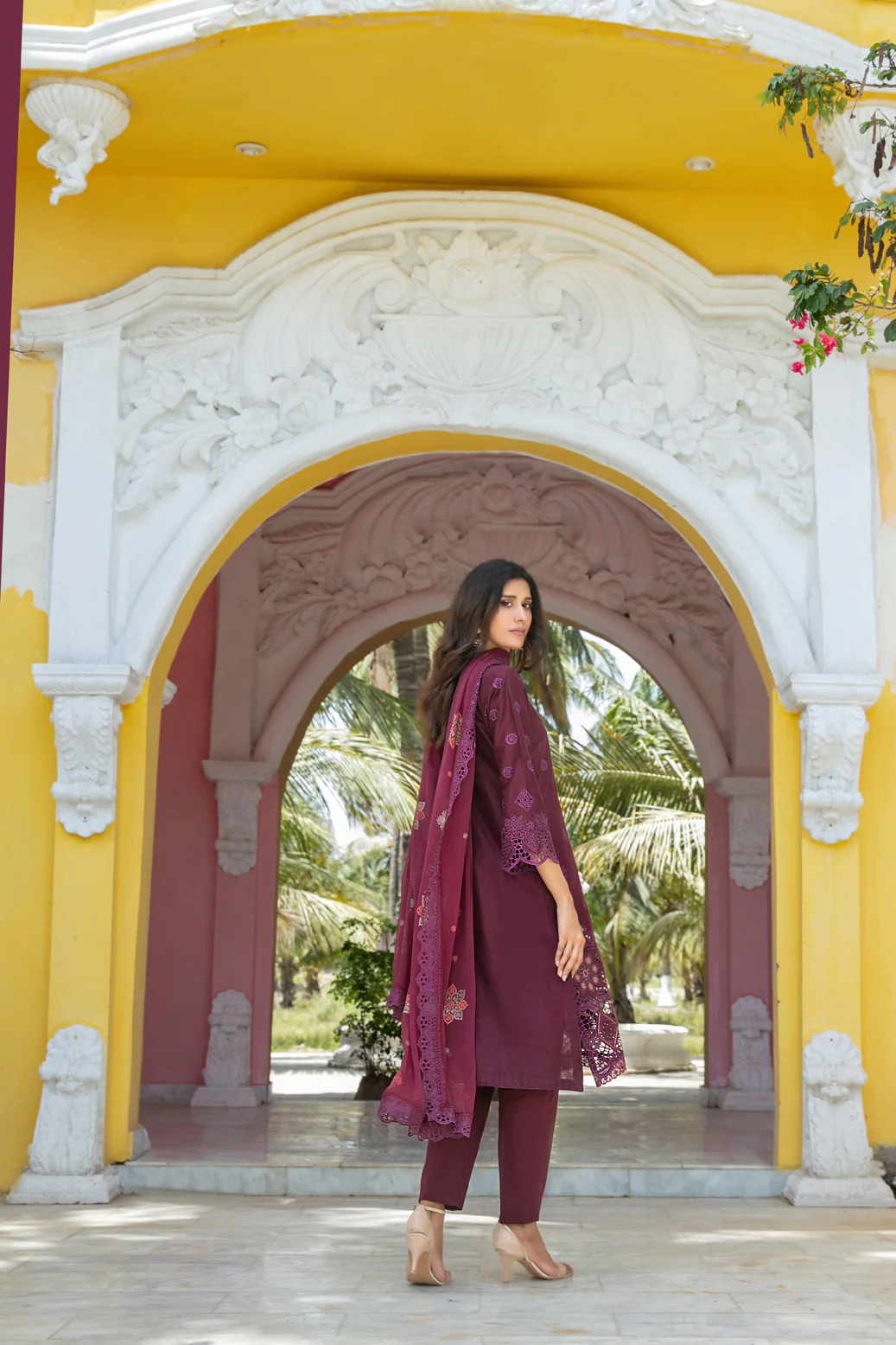 Seara 3pcs Un-Stitched Emb Schiffli Lawn [D-1302] - Image 2