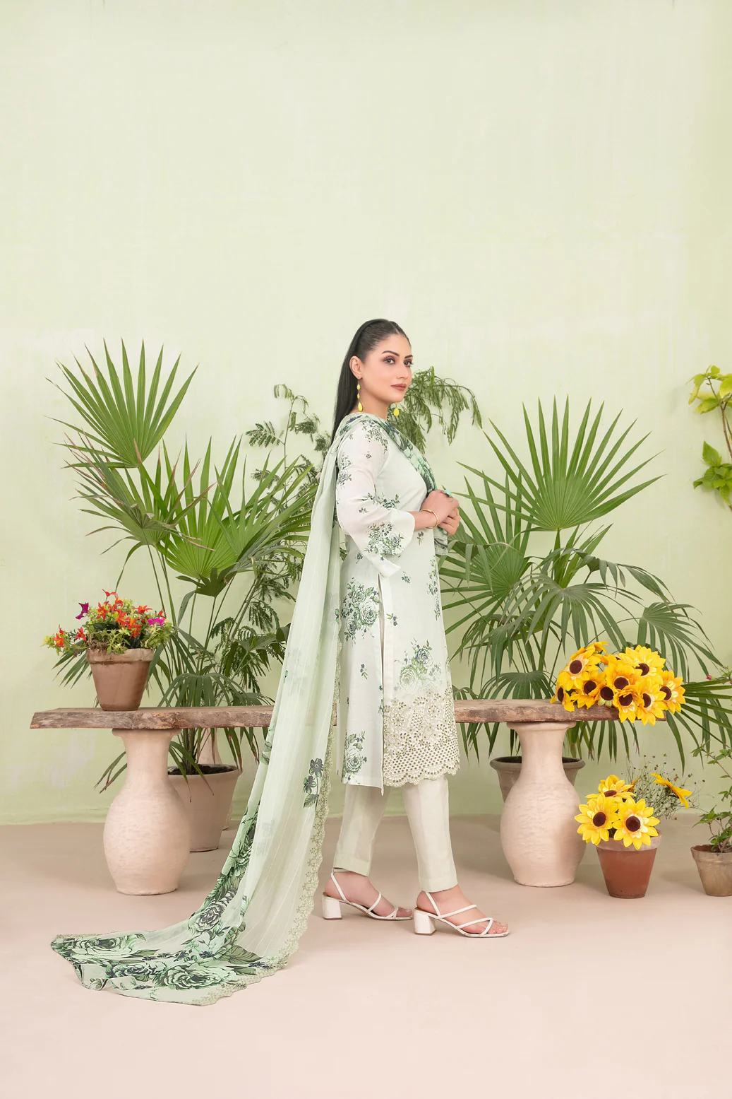 Erva 3pcs Un-Stitched Emb Printed Lawn [D-1717] - Image 2