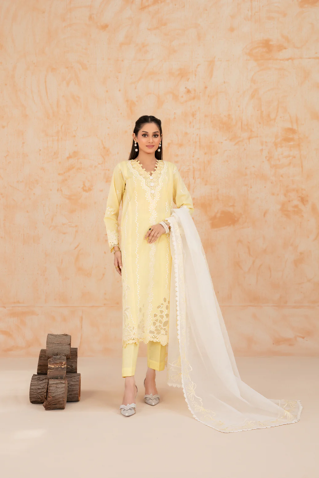 Zarizaa 3pcs Stitched Emb Lawn [D-2602]