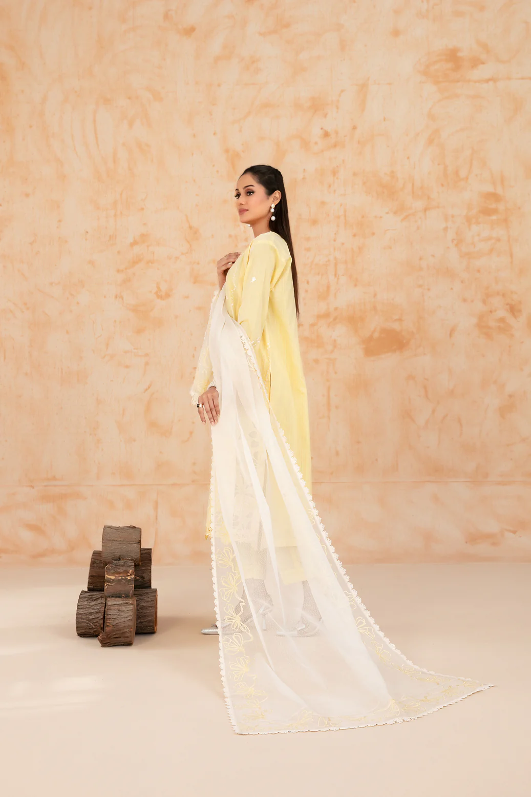 Zarizaa 3pcs Stitched Emb Lawn [D-2602] - Image 2