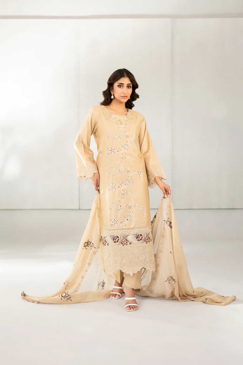 Azka 3pcs Stitched Emb Lawn [D-2825]