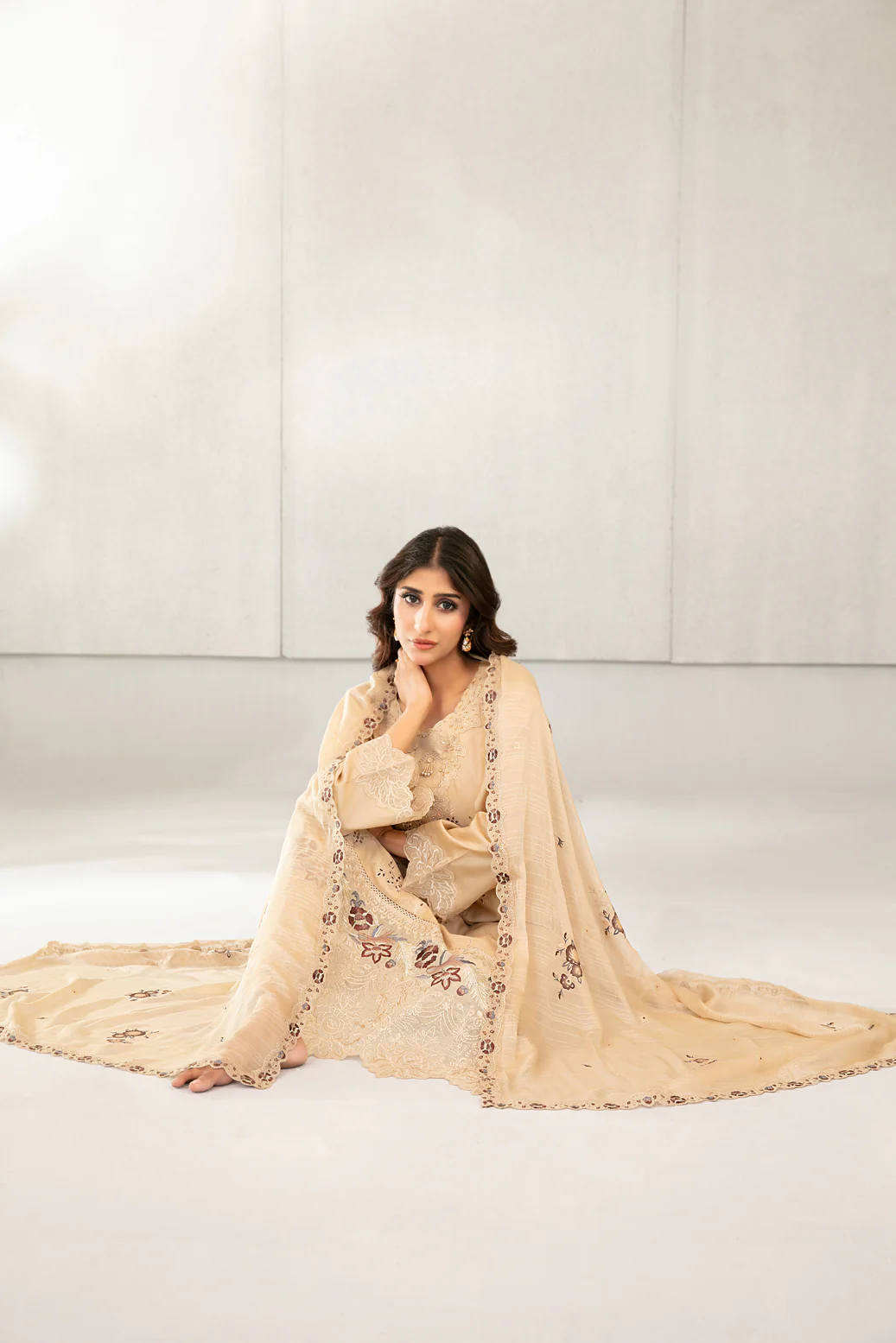 Azka 3pcs Stitched Emb Lawn [D-2825] - Image 3