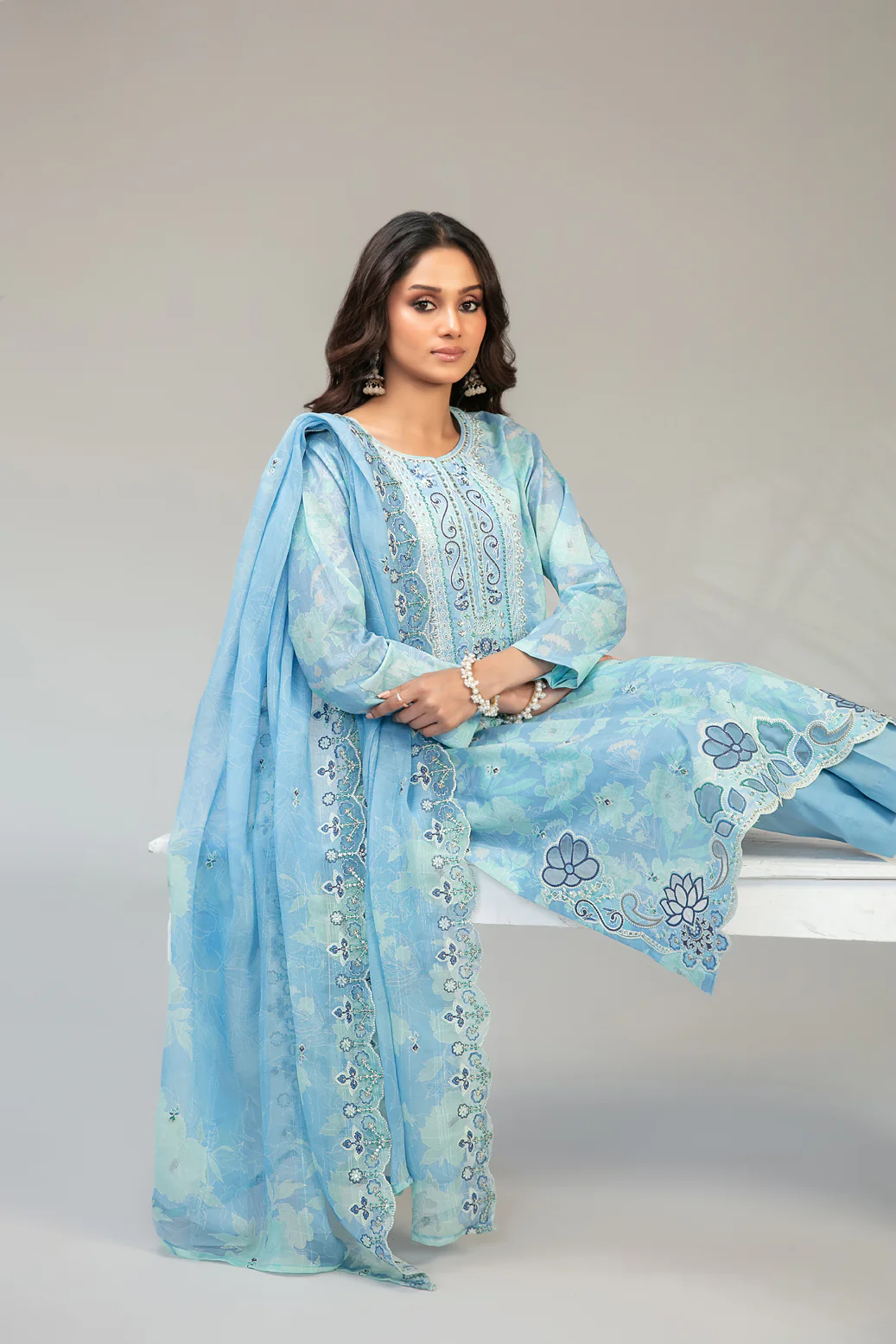 Casca 3pcs Un-Stitched Emb Printed Lawn [D-2905] - Image 3