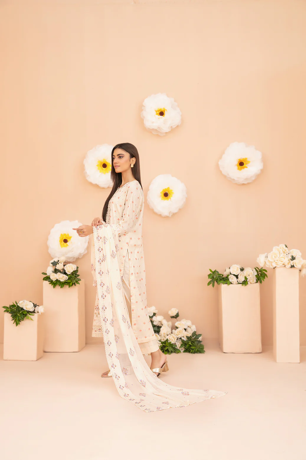 Mubsira 3pcs Un-Stitched Emb Lawn[D-3033] - Image 2