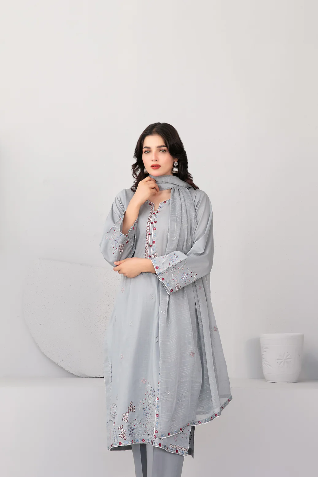 Hayya 3pcs Stitched Emb Lawn [D-3148] - Image 3