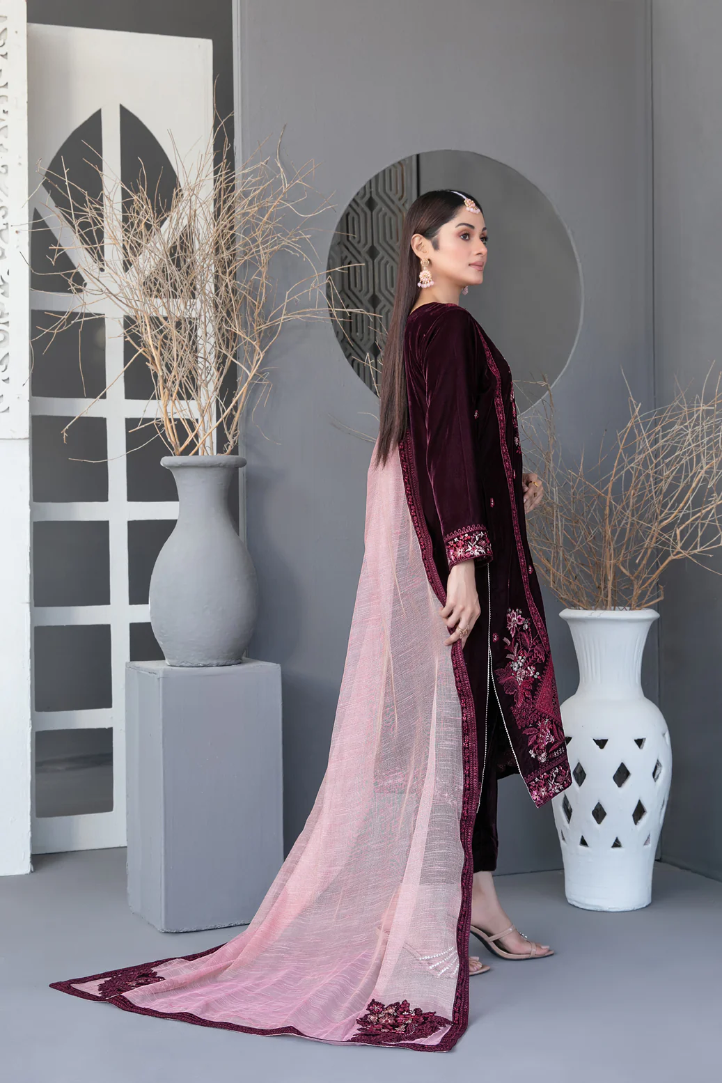 Makhmal e Kahani Un-Stitched Luxury Emb Premium Velvet        [D-3975] - Image 2