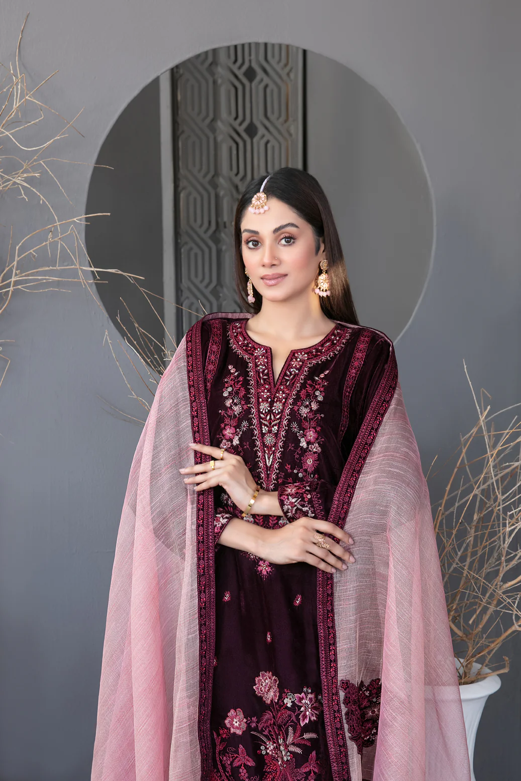 Makhmal e Kahani Un-Stitched Luxury Emb Premium Velvet        [D-3975] - Image 3