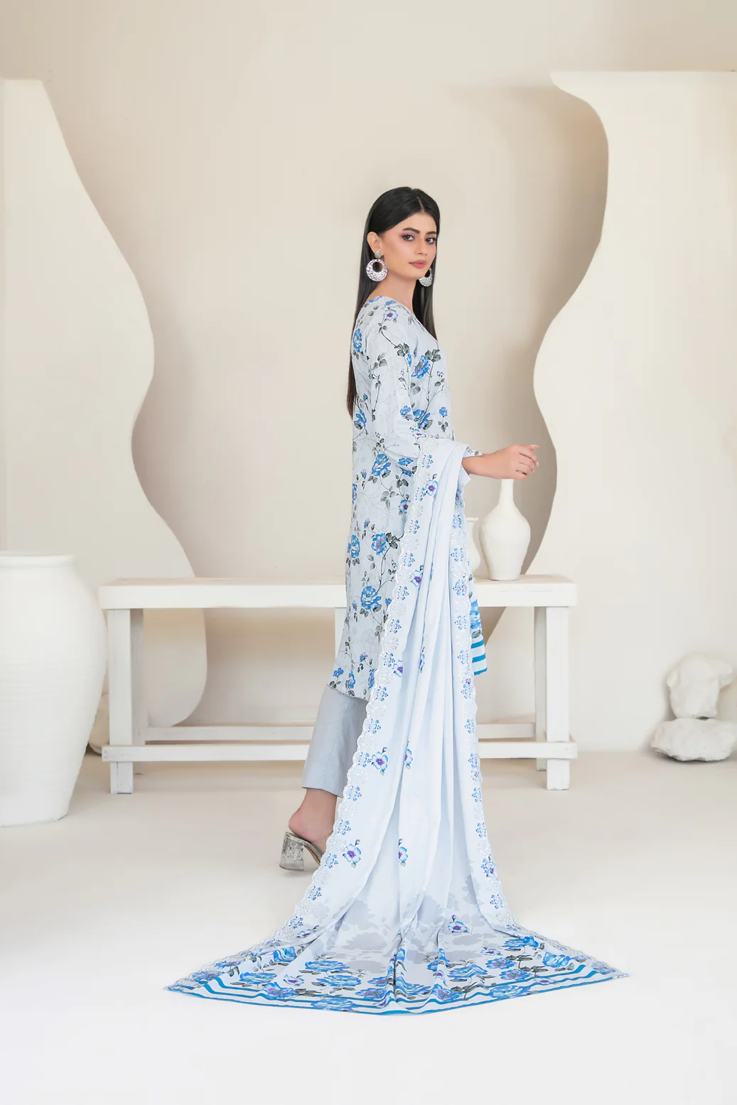D-4422 - Muskaan VII - Image 2