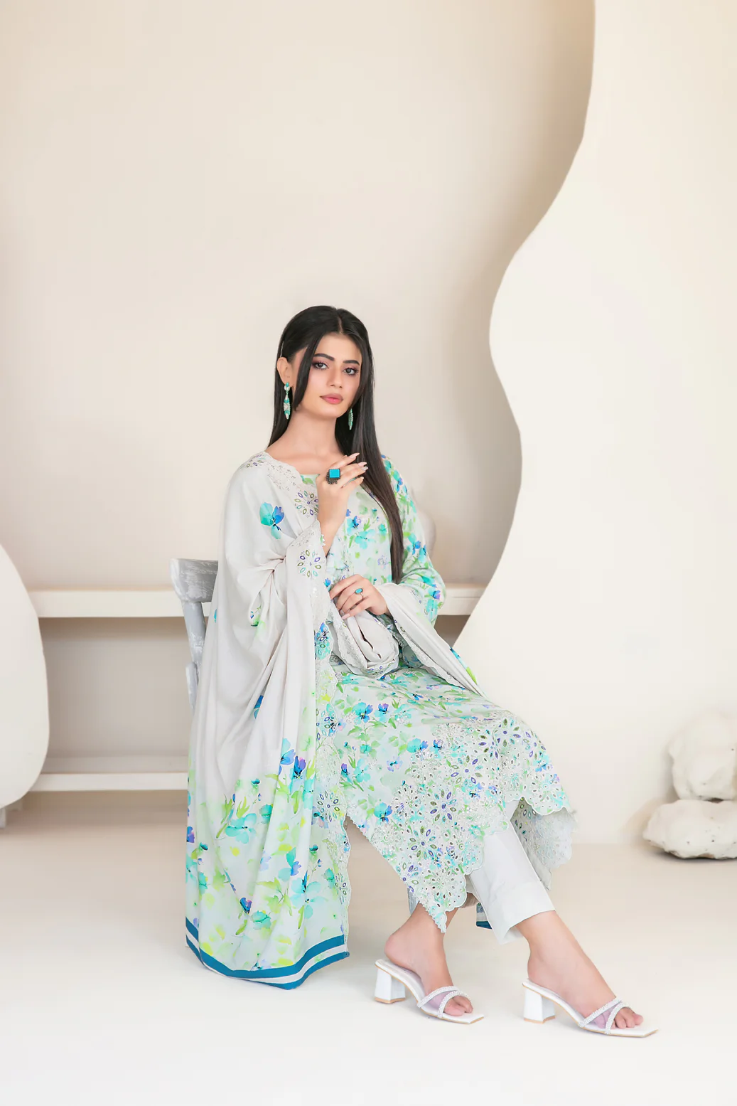 D-4423 - Muskaan VII - Image 3