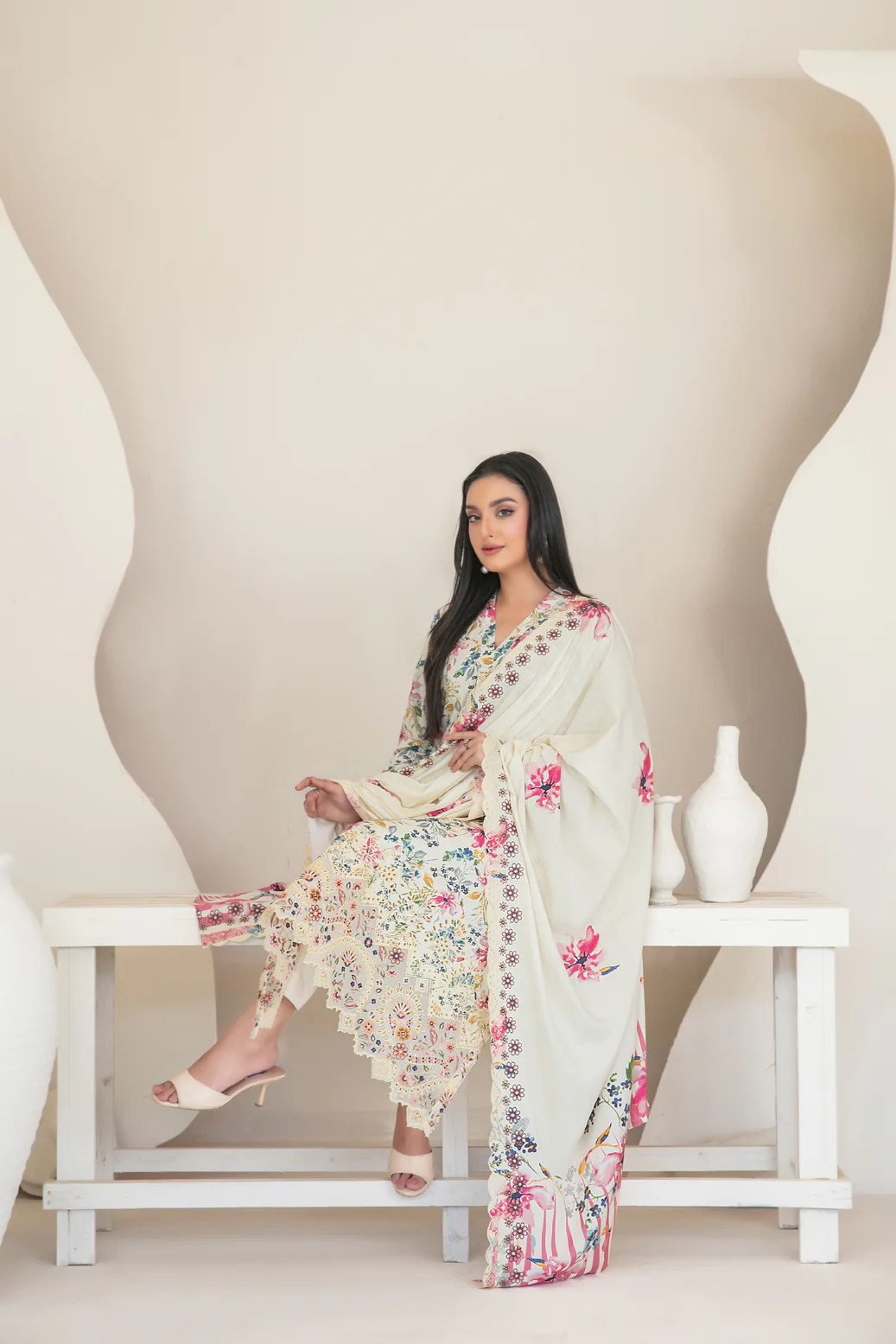 D-4425 - Muskaan VII - Image 3