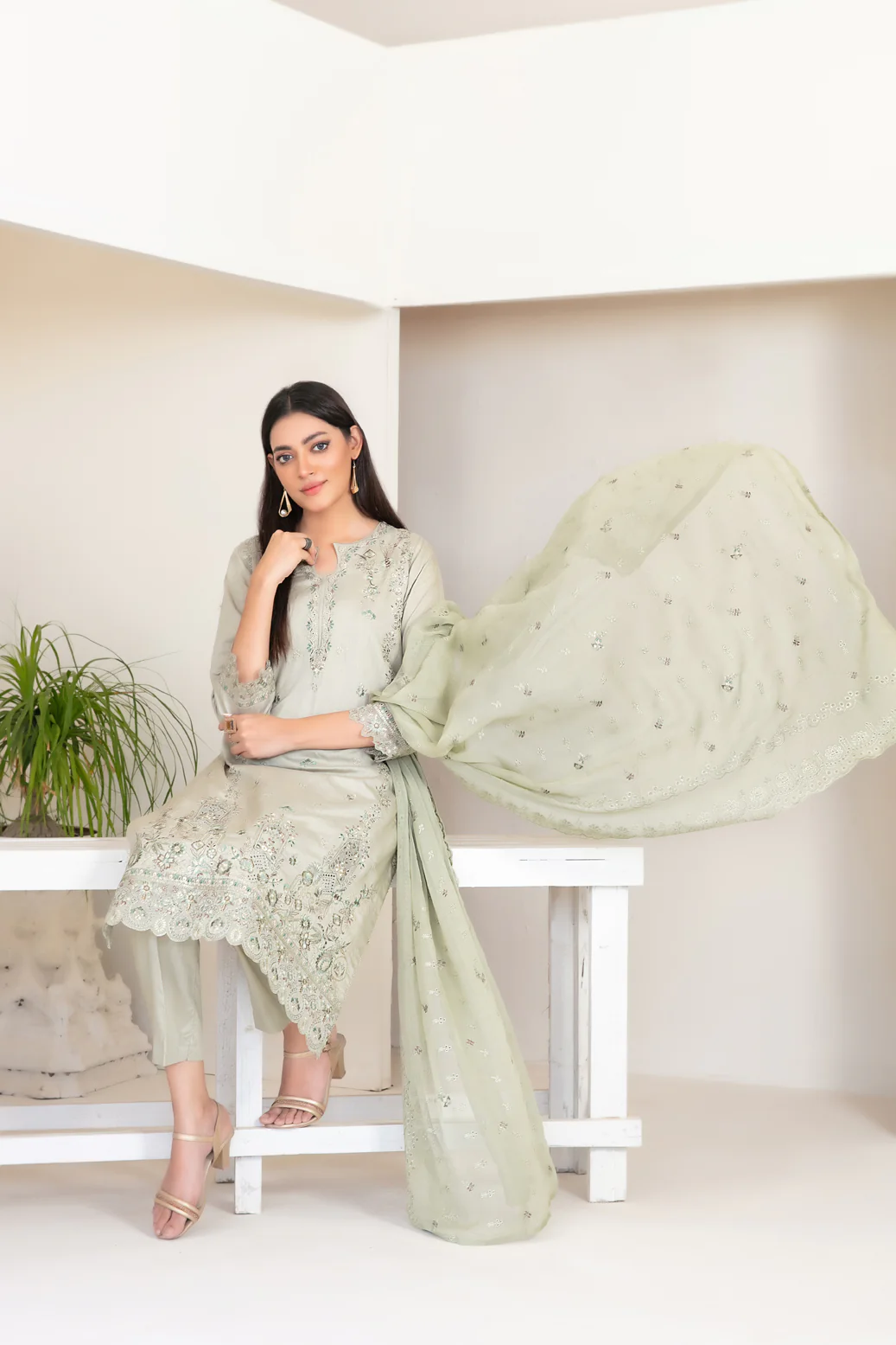 D-4437 - Najwa - Image 3