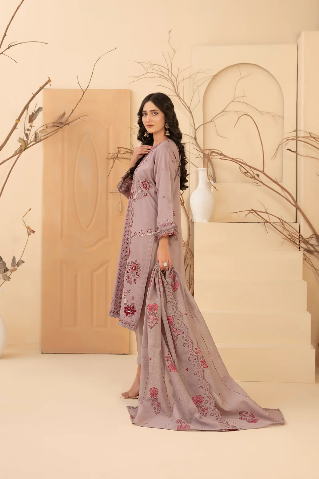 D-4658 - Amaira - Image 2