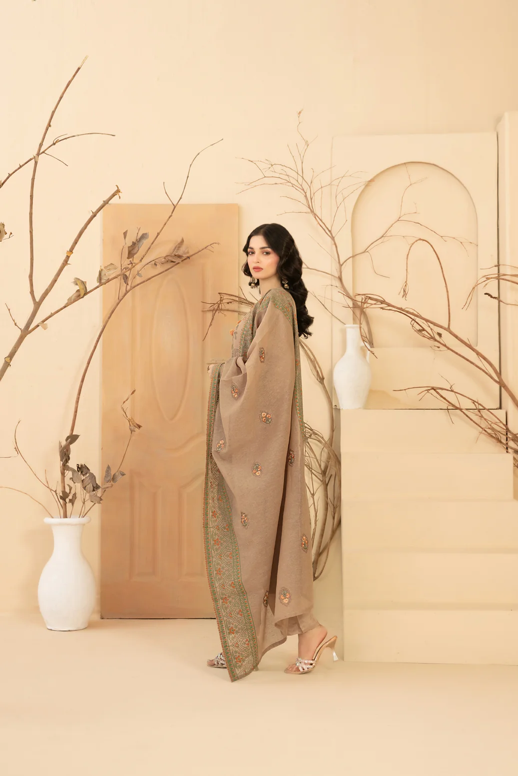 D-4660 - Amaira (S) - Image 2