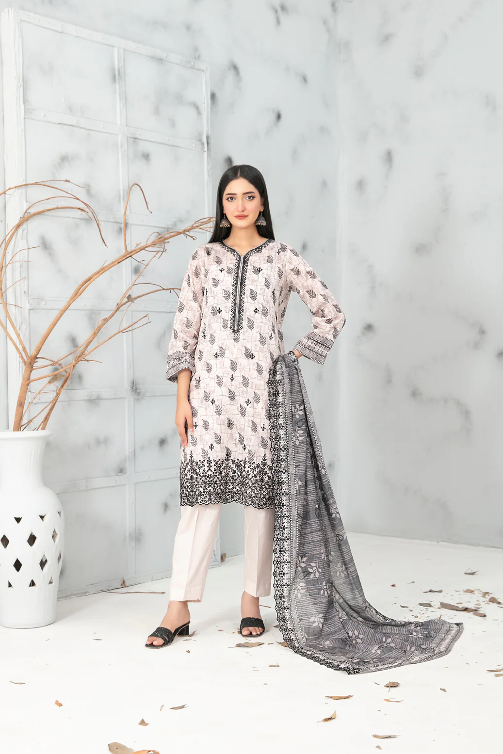 Shahla 3pcs Un-Stitched Emb Printed Lawn [D-4976-A]