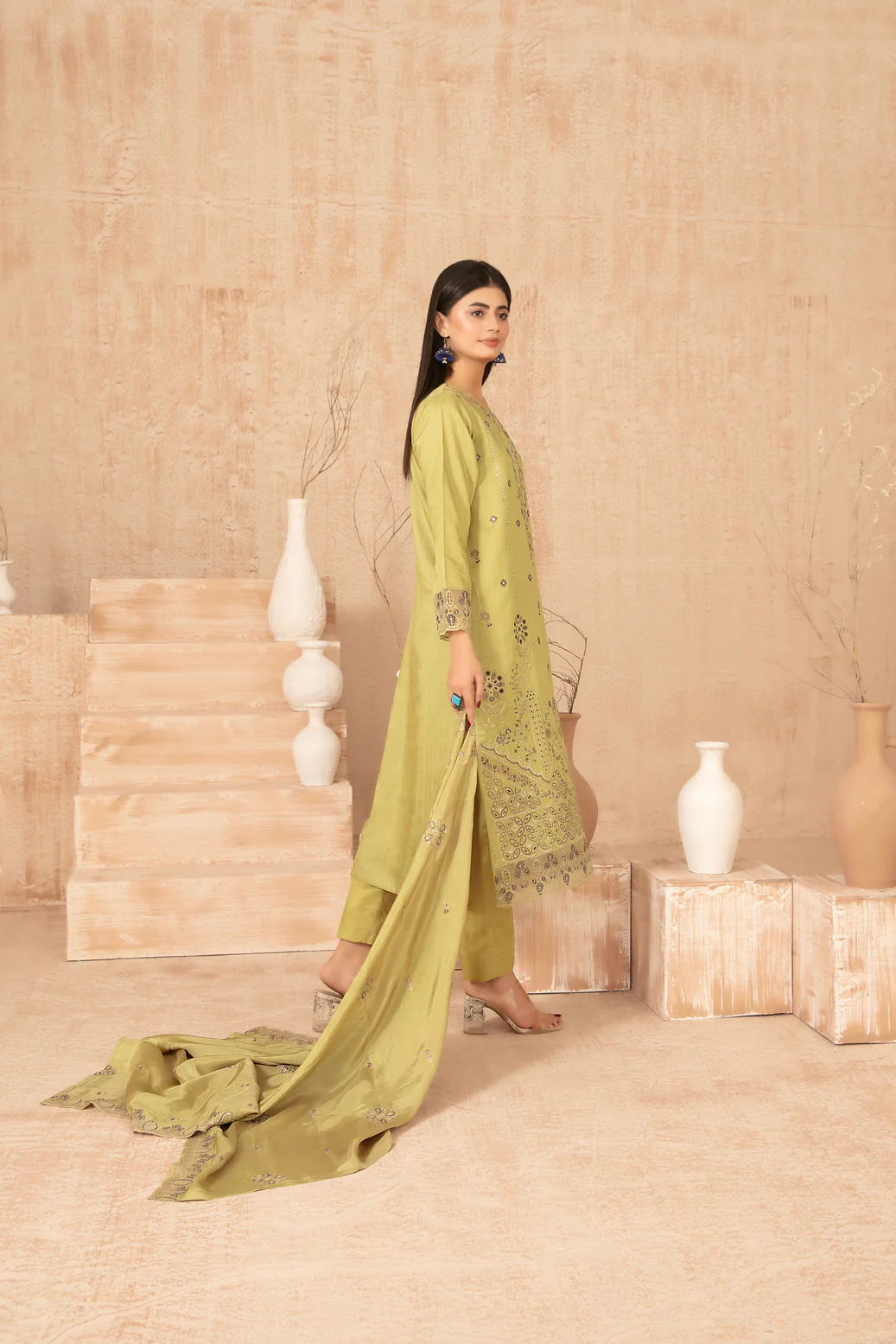 D-4983 - Nisrine - Image 2