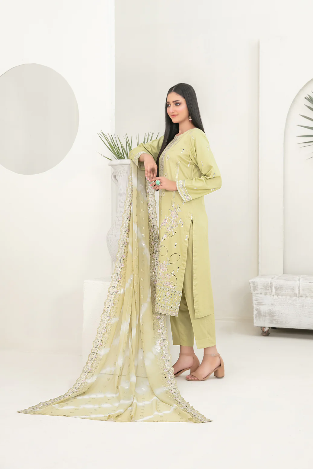 D-5297 - Makbule Vol-1 - Image 2