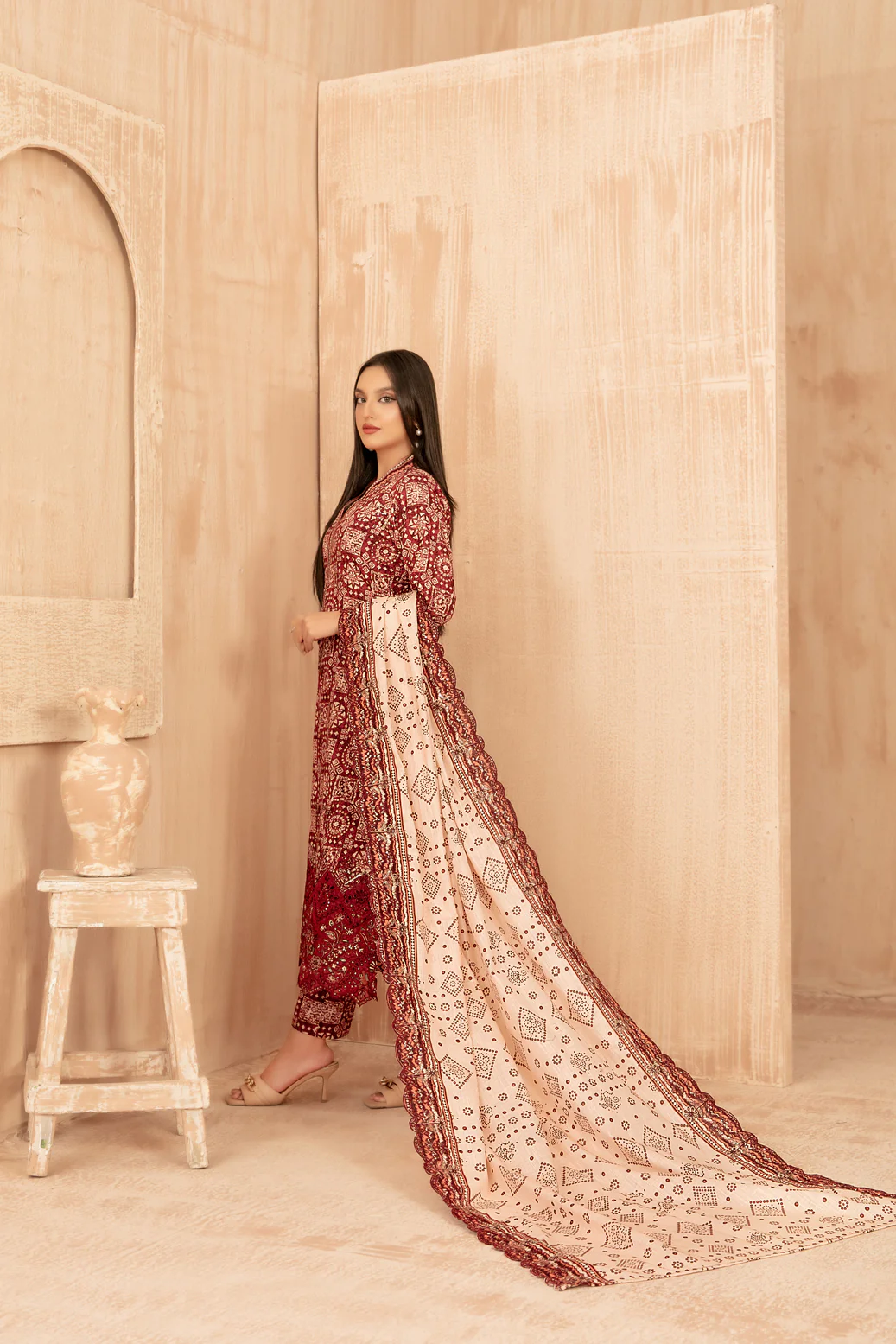 D-5585 - Noreen - Image 2