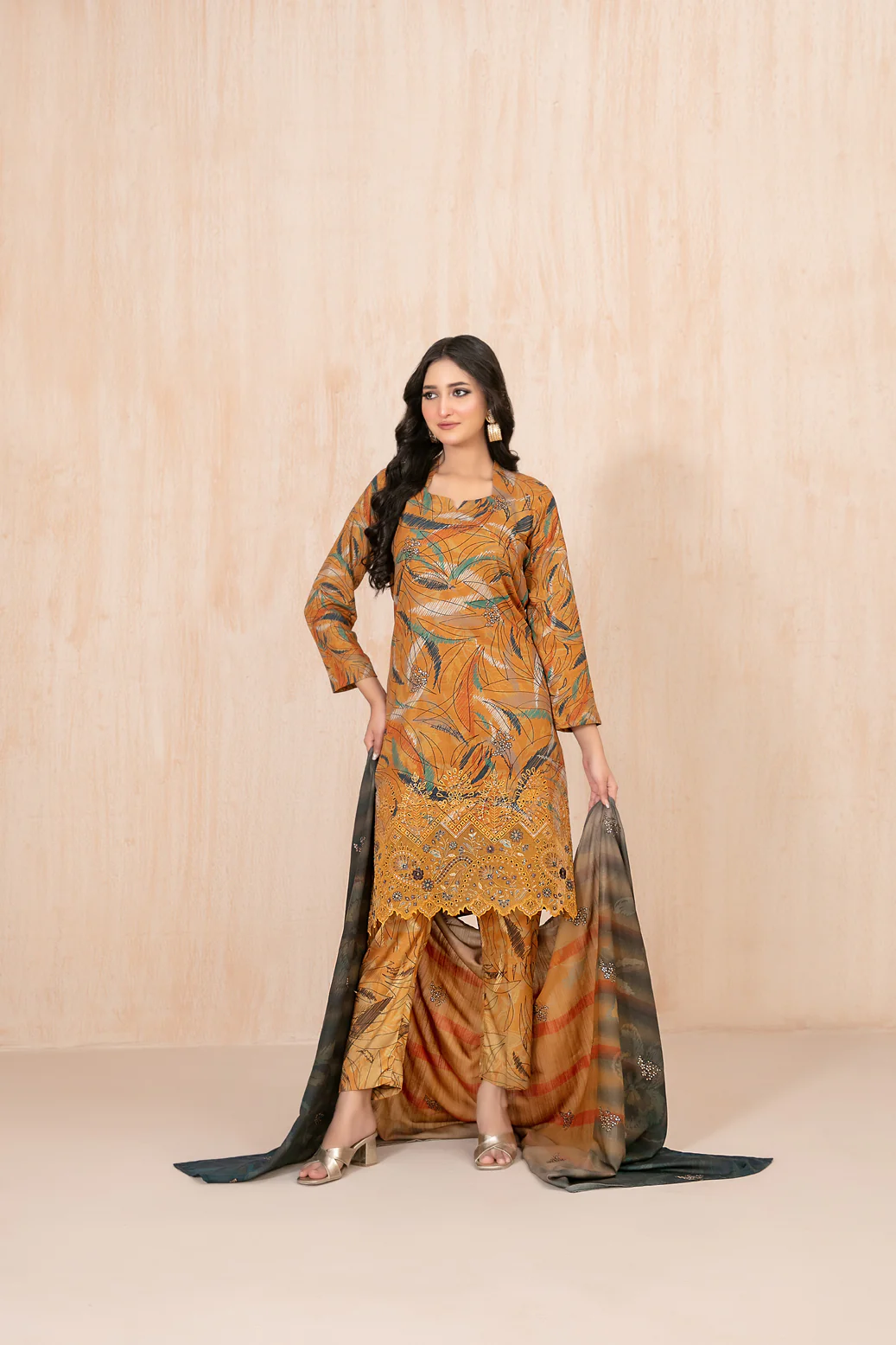 D-5623 - Azeena
