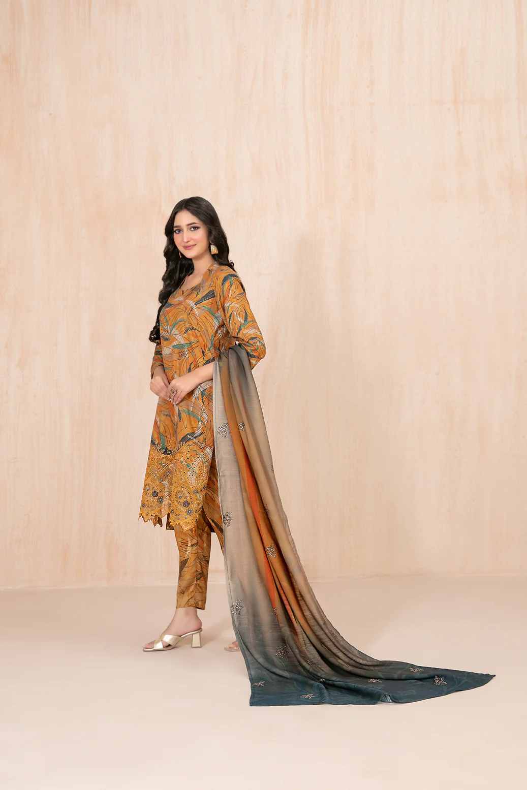 D-5623 - Azeena - Image 2
