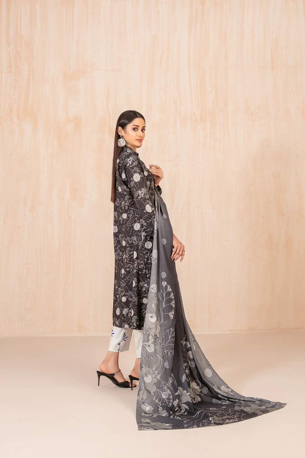 D-5625 - Azeena - Image 2