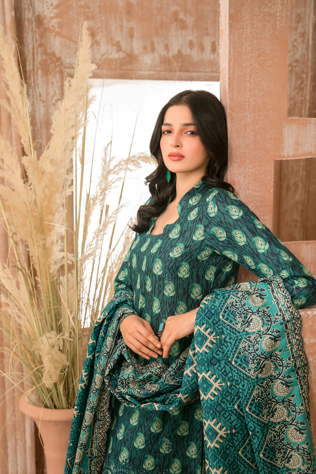 D-5631 - Aabroo - Image 3