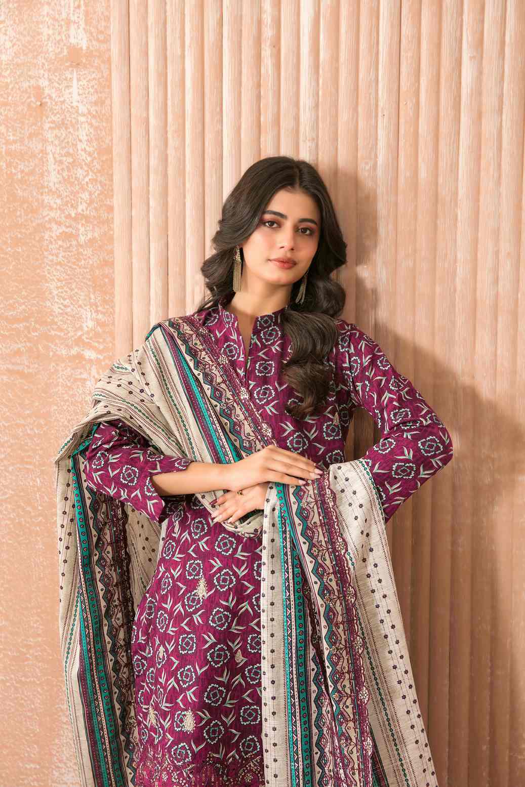 D-5639 - Aabroo - Image 3