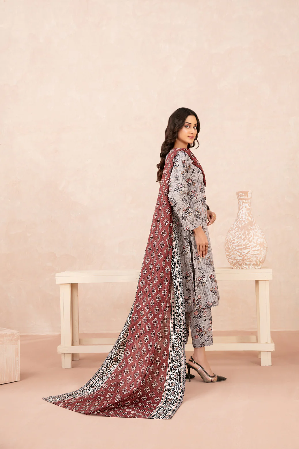 D-5646 - Nazli (S) - Image 2