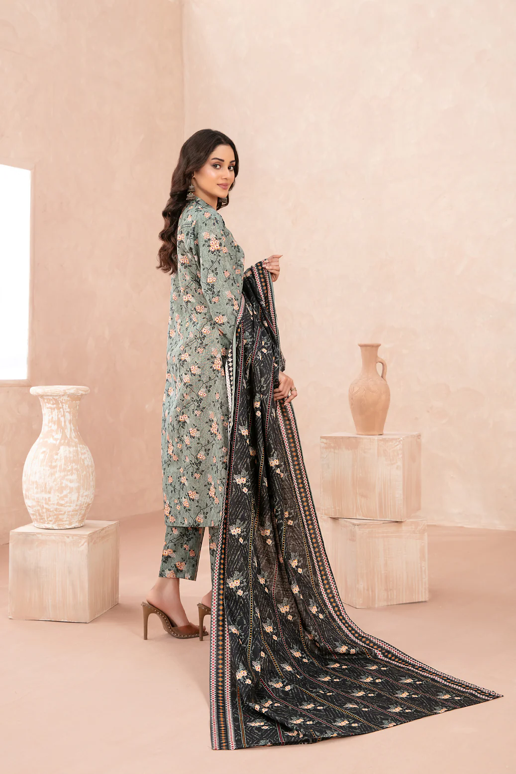 D-5652 - Nazli (S) - Image 2