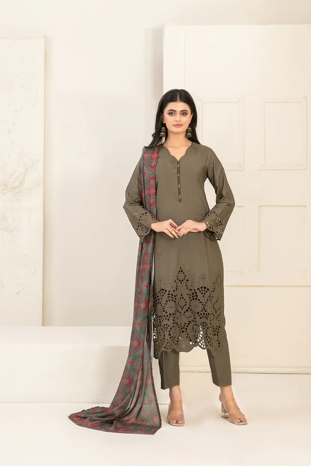 Riyana 3pcs Stitched Schiffli Emb Staple [D-5658]