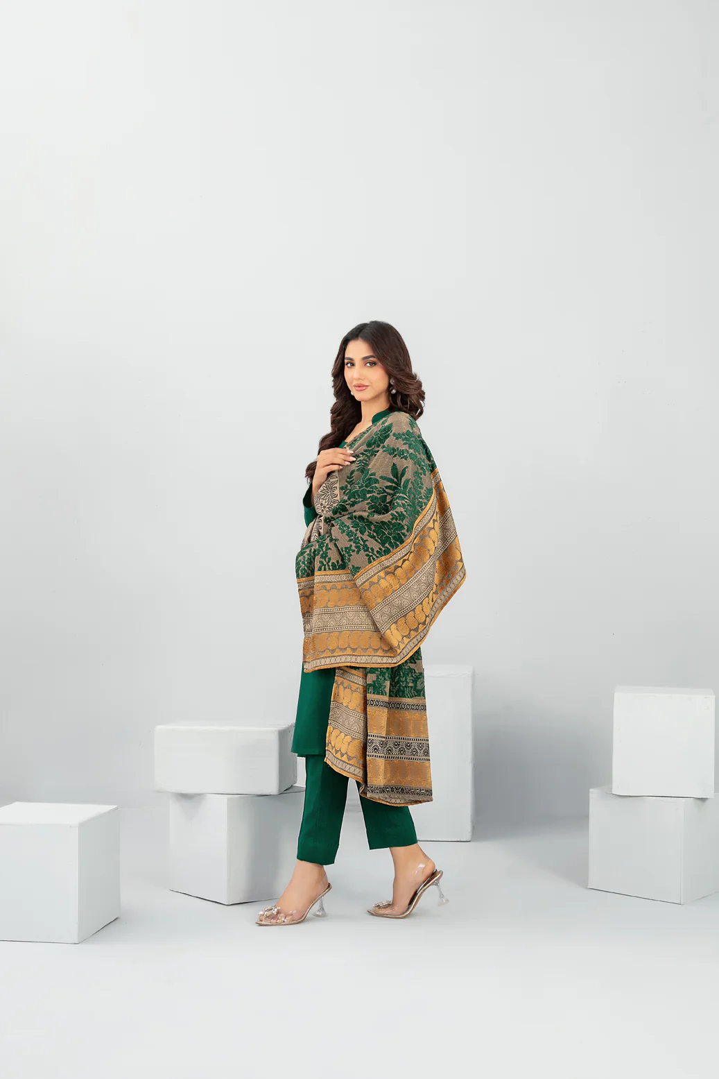 D-5690 - Meela - Image 2