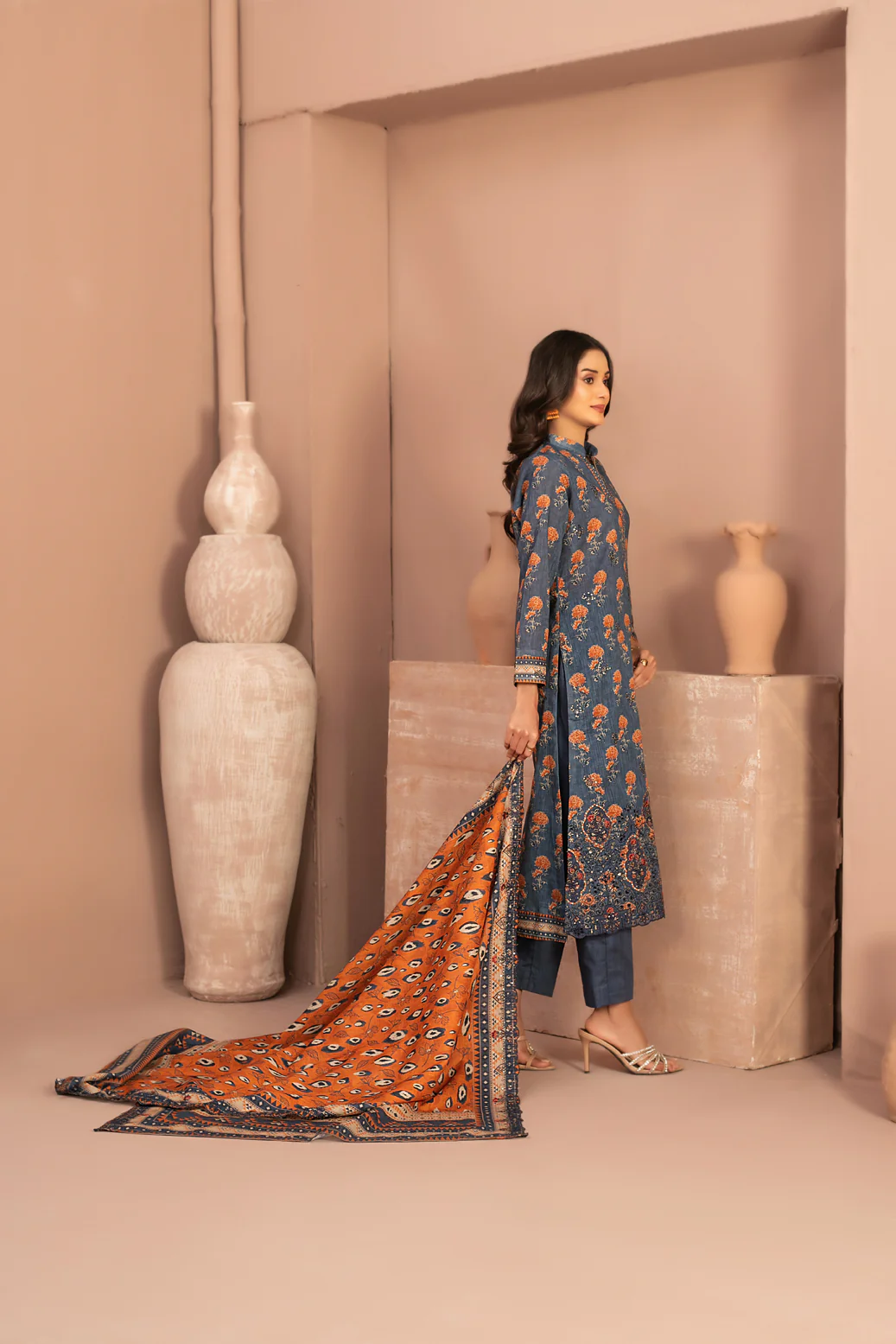D-5709 - Sarina - Image 2